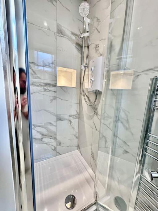 Appartement Spectacular 2 Bed, 2 Bath In Centre *