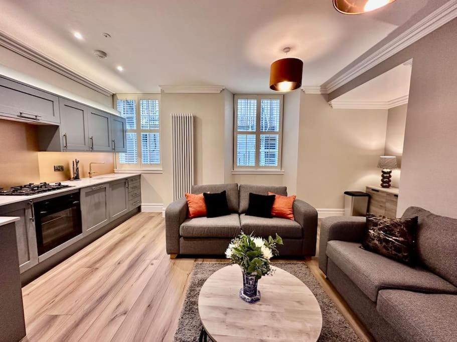 Spectacular 2 Bed, 2 Bath In Centre * Édimbourg