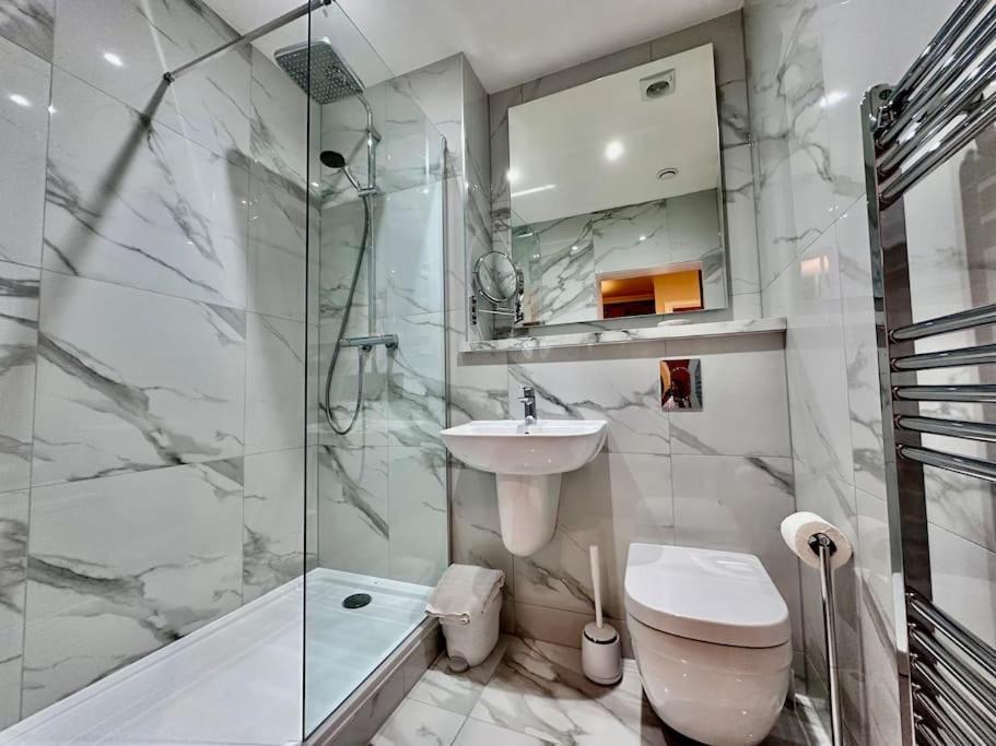 Spectacular 2 Bed, 2 Bath In Centre Édimbourg