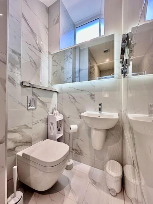 Appartement Spectacular 2 Bed, 2 Bath In Centre Édimbourg
